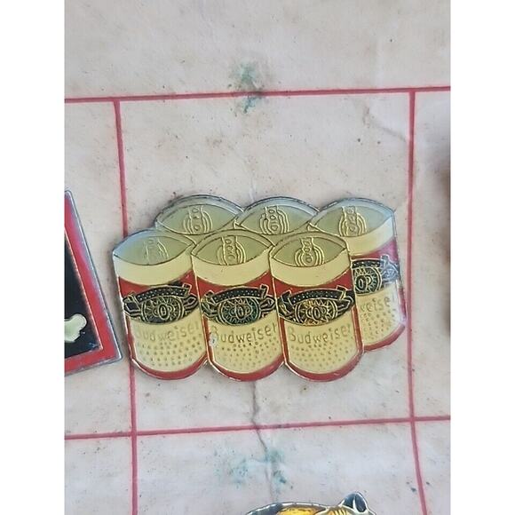 Hat Tacks Lot Of 36 From 70s Most Great Condition Cardboard Display Is Poor - Picture 12 of 13